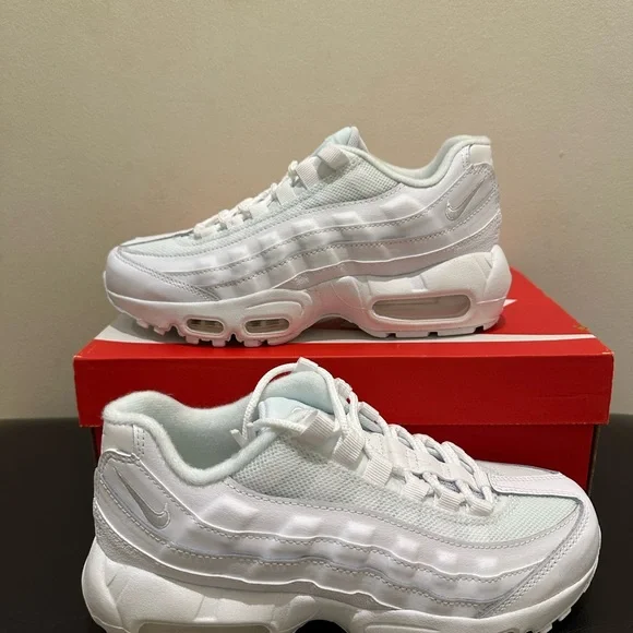 NIB Nike Air Max 95 Recraft GS Triple White Size  CJ3906-100 Big Kid - Picture 3 of 6